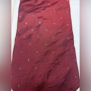 TOMMY HILFIGER Men's Necktie Red Silver Pewter Stars Metallic Silk‎ USA 56x4
